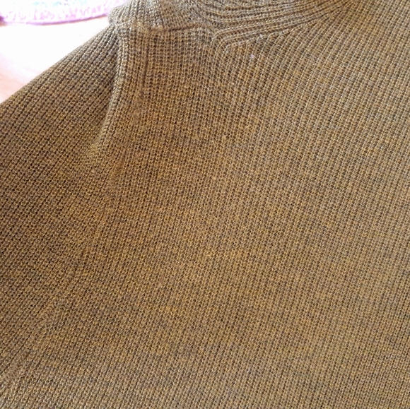 Sweater - Picture 7 of 9